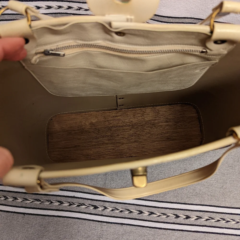 Vintage Butterfly Sequenced Jeweled Unique Purse With Wood Bottom - Picture 6 of 11